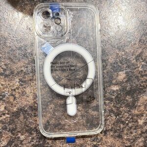 iPhone 15 plus- Clear Protective Phone Case - new with plastic liner